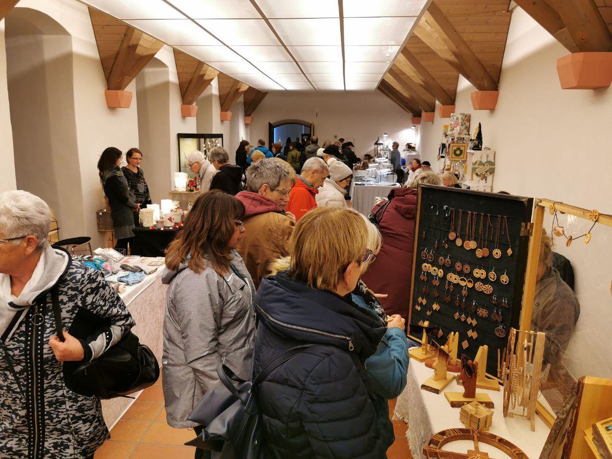 15. Kunsthandwerkermarkt zur Weihnachtszeit  in Villingen-Schwenningen