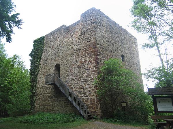 Bergfried Burg Limberg in Preußisch Oldendorf