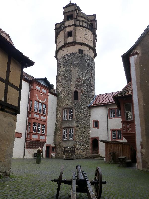Bergfried Burg Ronneburg in Ronneburg