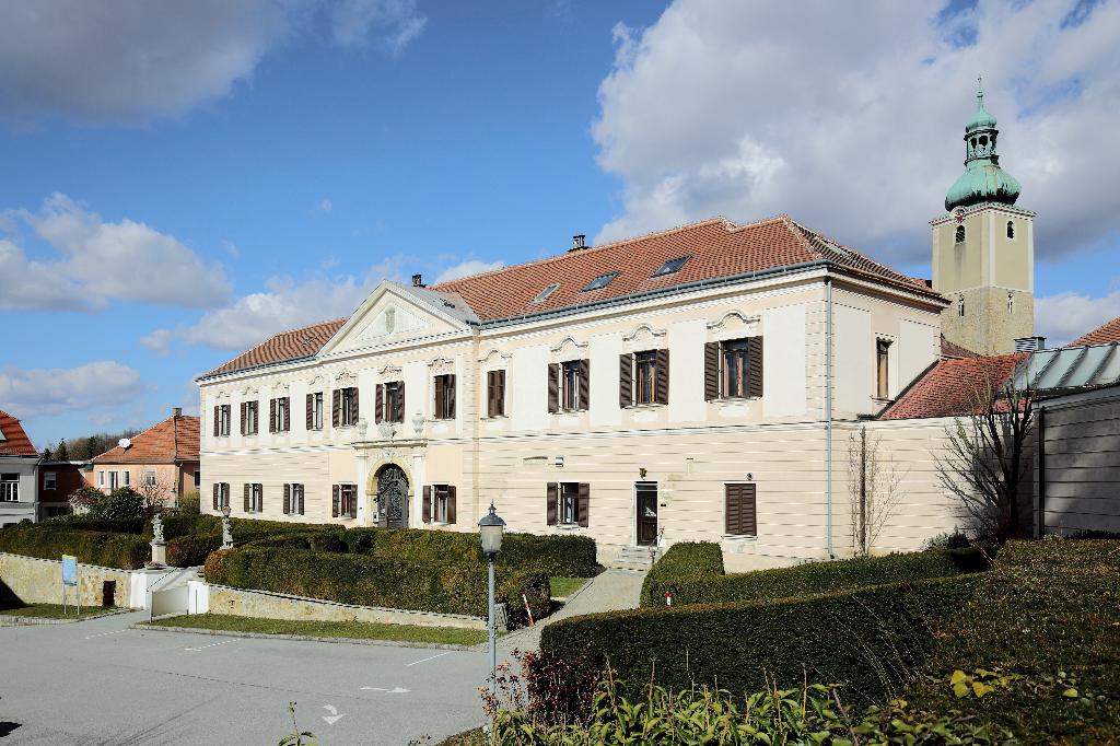 Bildungshaus Schloss Großrußbach in Großrußbach