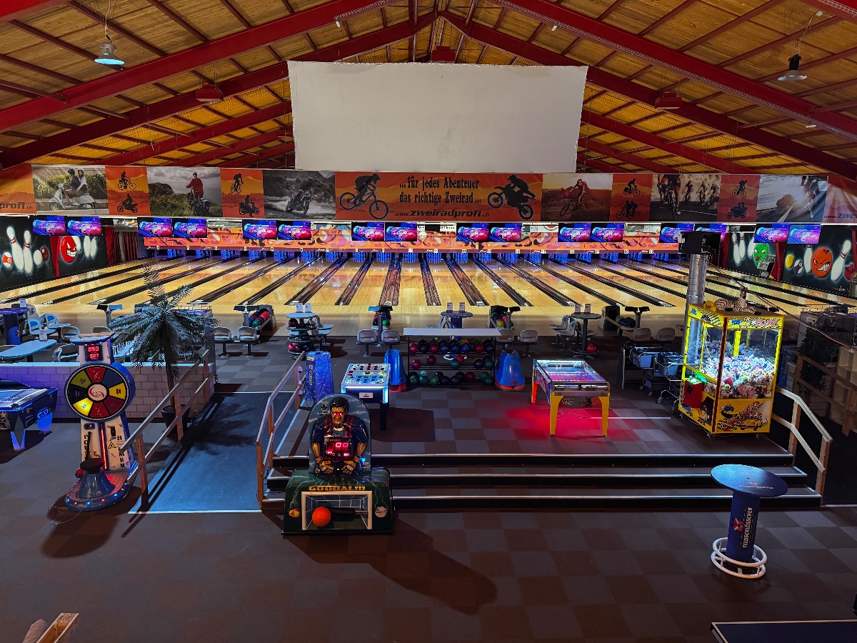 Bowling im rubigen center - 20 Bahnen für Spass & Action Bowling im rubigen center - 20 Bahnen für Spass & Action