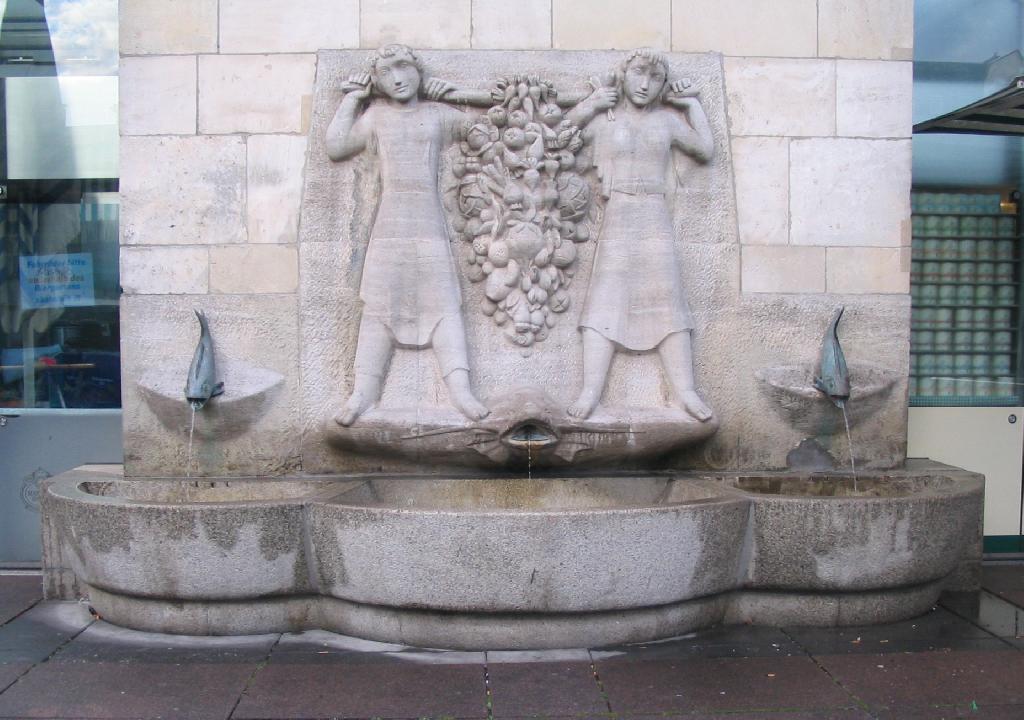 Brunnen am Carlsplatz in Düsseldorf