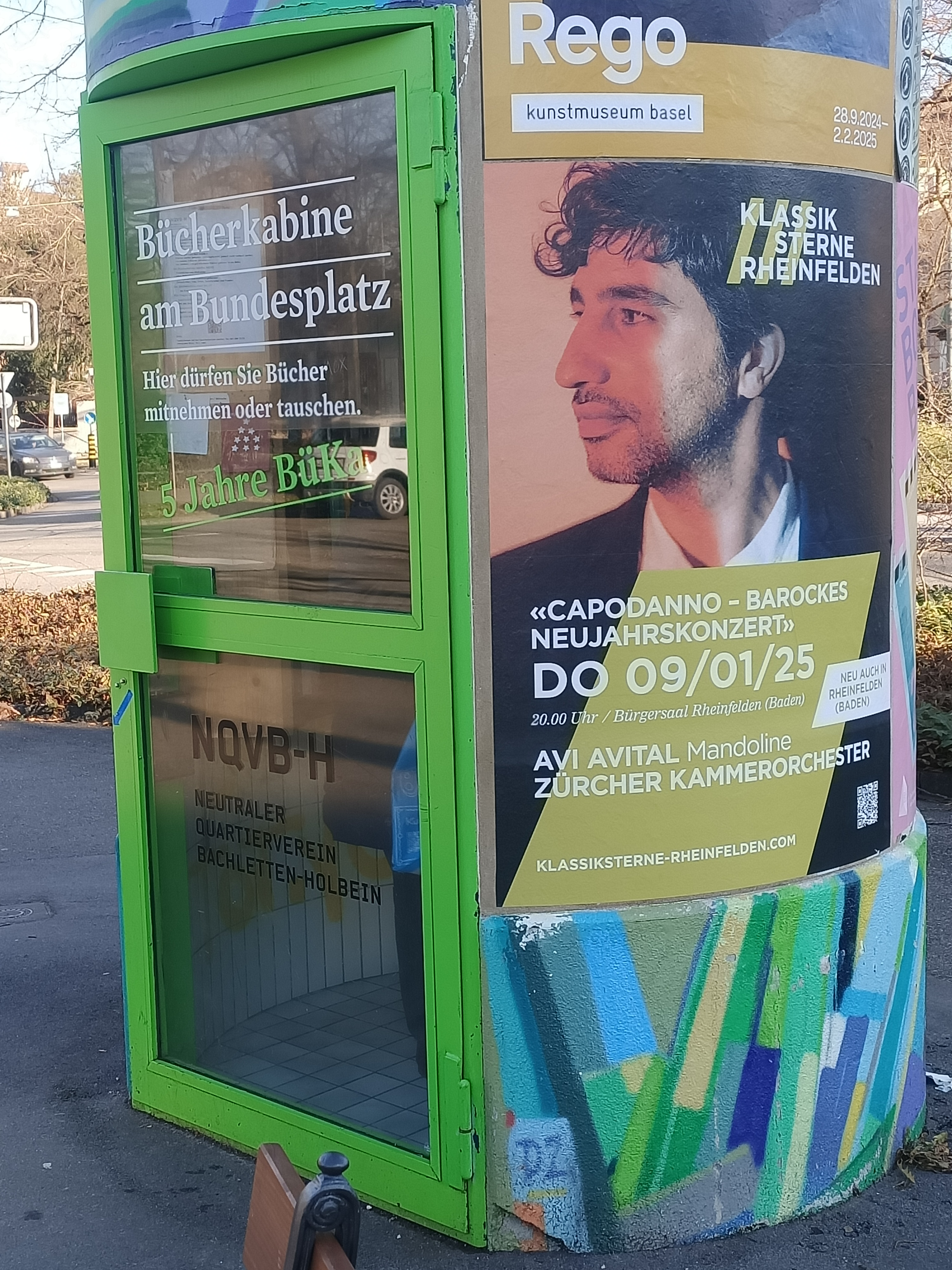 Bücherkabine am Bundesplatz