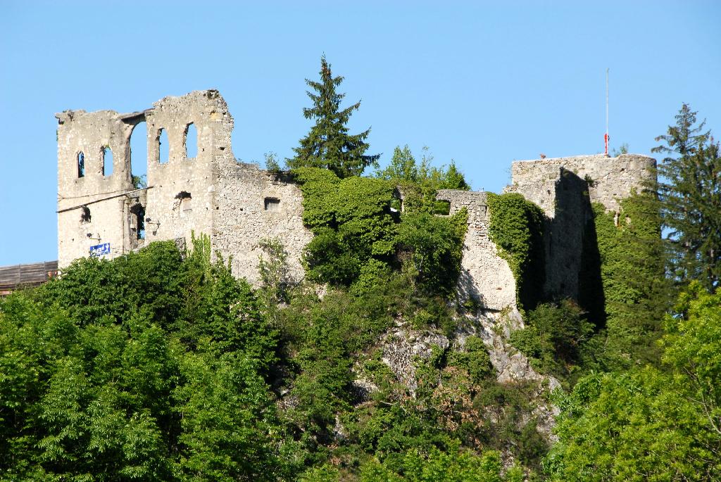 Burgruine Altfinkenstein in Latschach