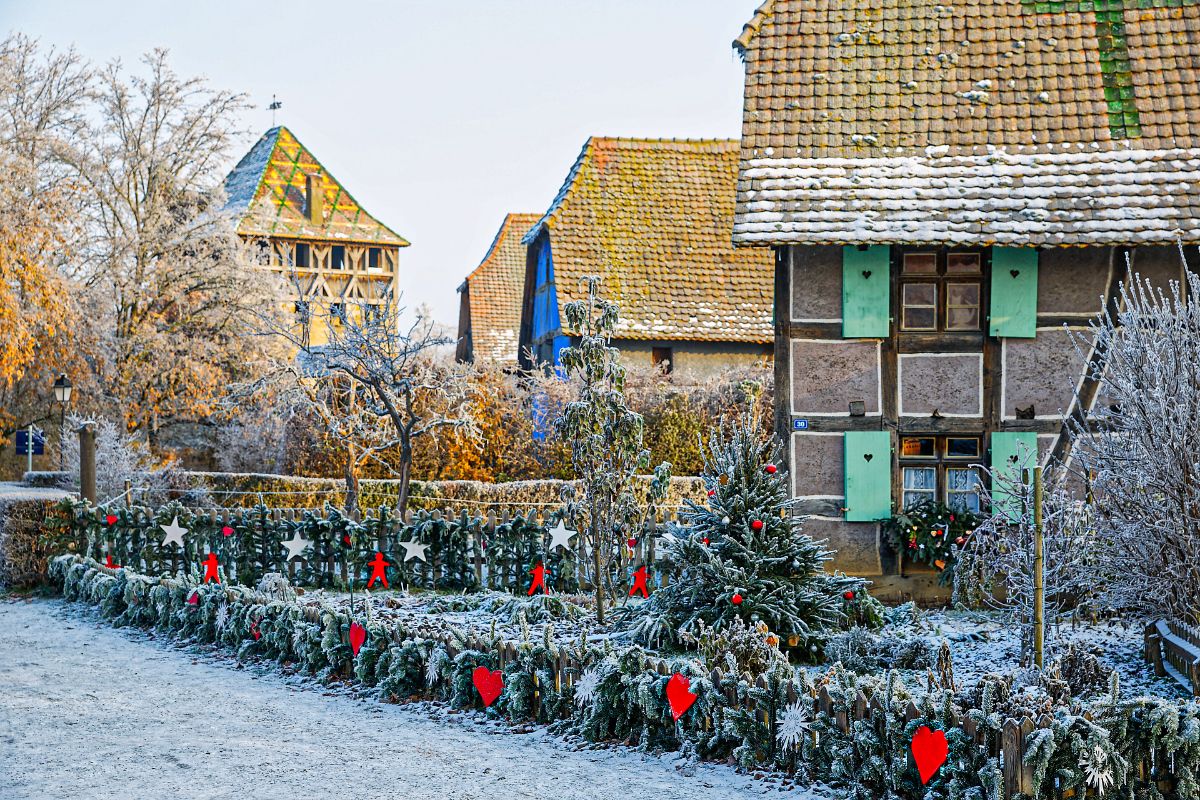 Das Écomusée d’Alsace feiert Weihnachten in Neuenburg am Rhein