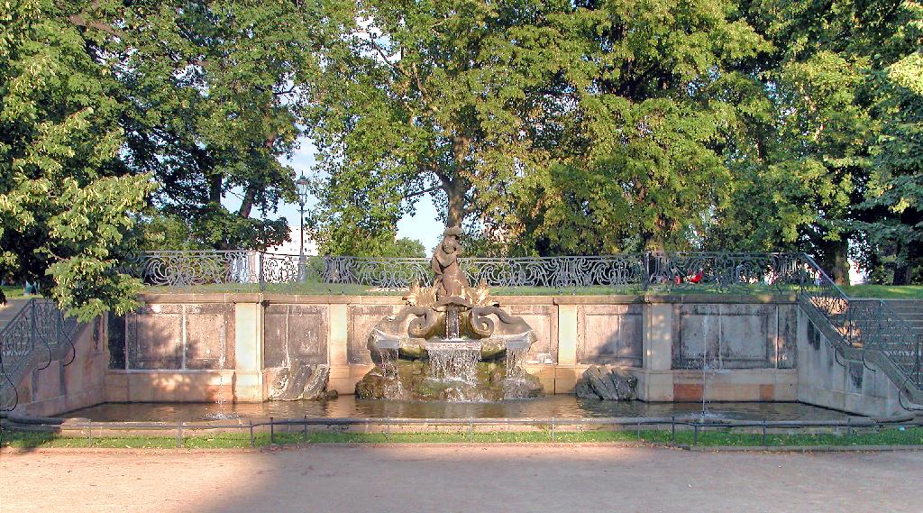 Delphinbrunnen (Dresden-Altstadt)