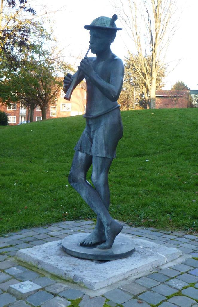 Flötenspieler (Skulptur) in Aachen