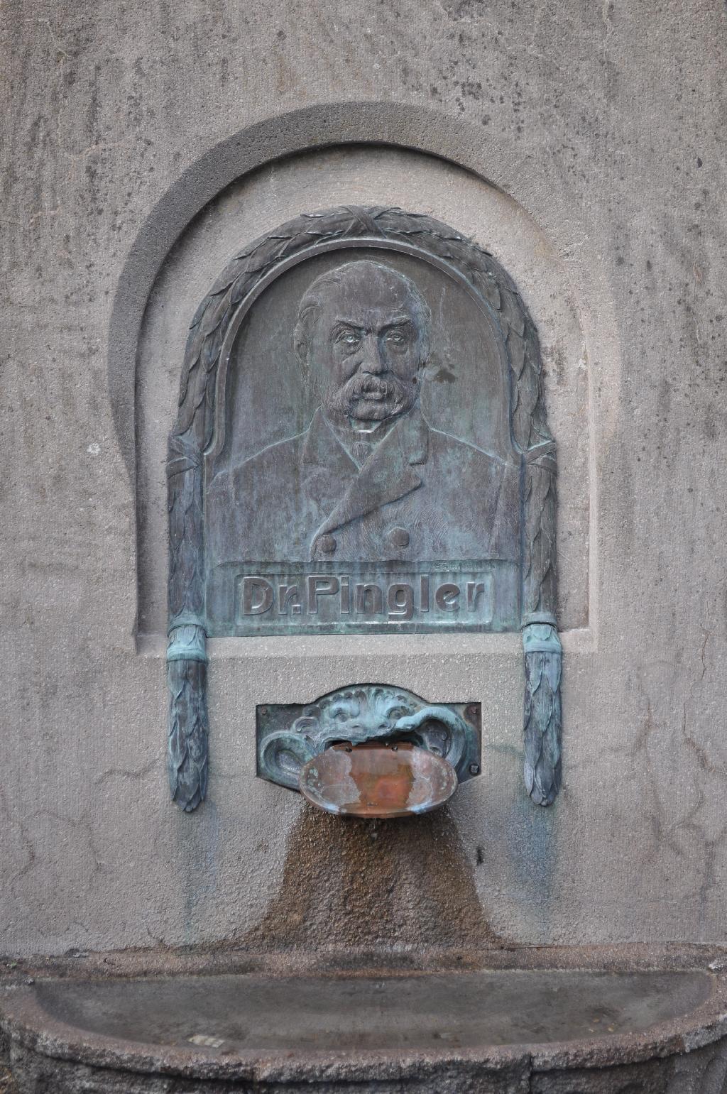 Georg-Pingler-Brunnen in Königstein