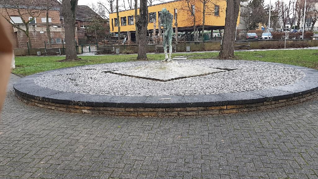 Glasmacherbrunnen Bergheim in Bergheim