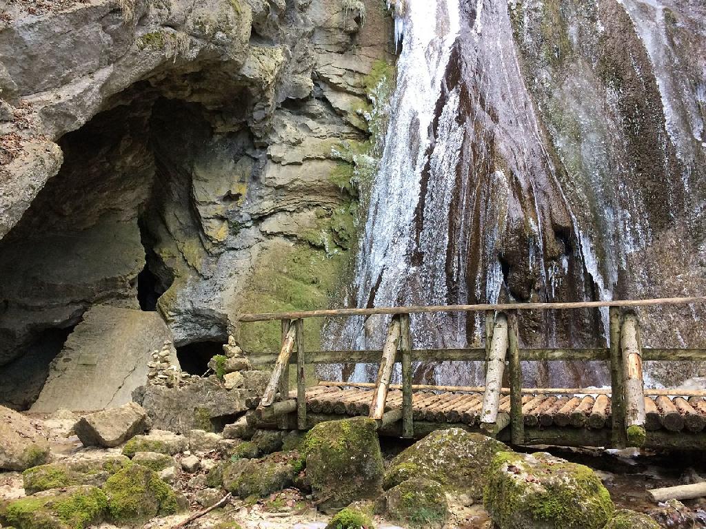 Grotte de la Cascade