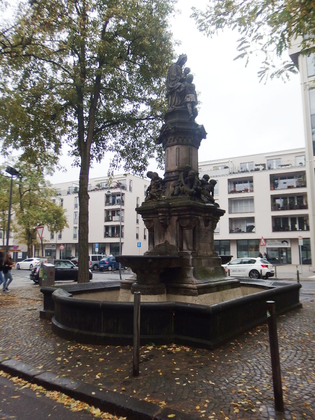 Hermann-Josef-Brunnen in Köln