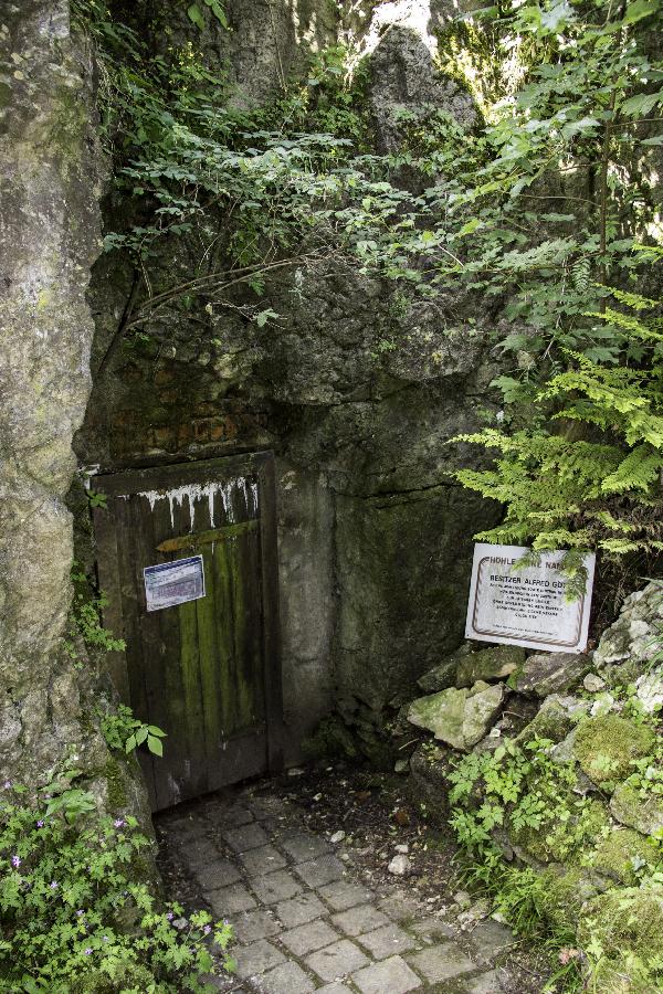 Höhle ohne Namen in Auerbach in der Oberpfalz