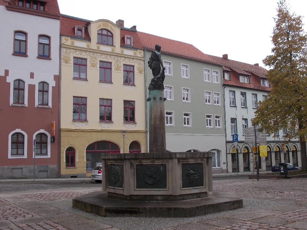 Jahreszeitenbrunnen Merseburg in Merseburg
