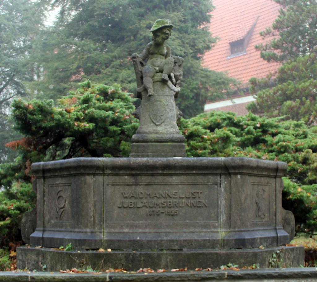 Jubiläumsbrunnen von Waidmannslust in Berlin