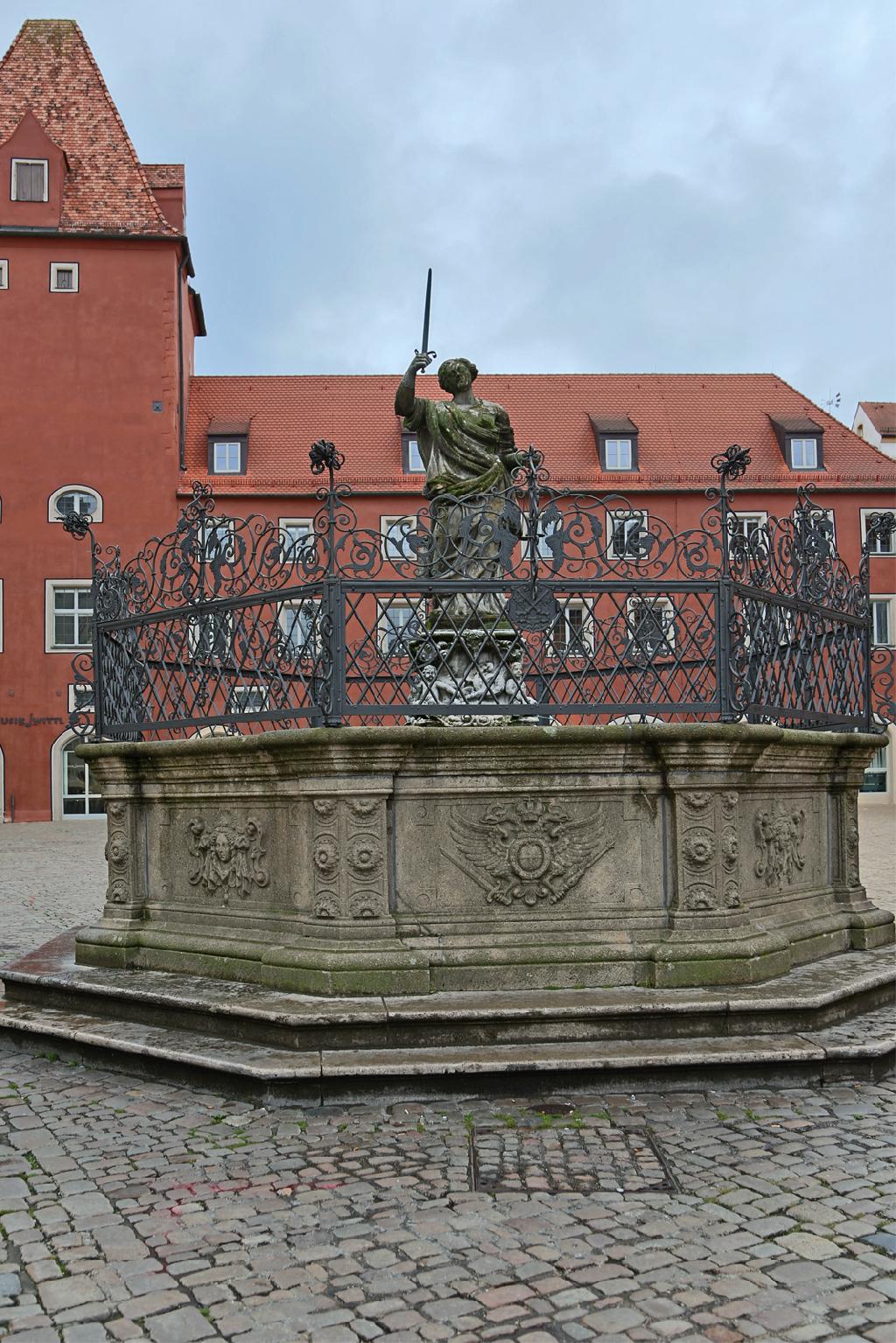 Justitiabrunnen Regensburg in Regensburg