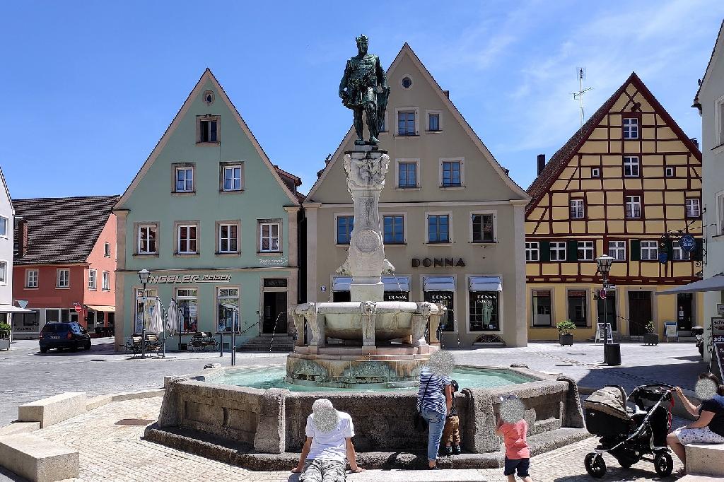 Kaiser-Ludwig-Brunnen