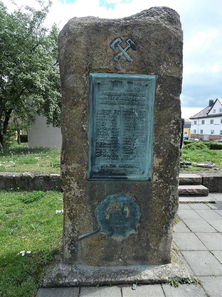 Kriegerdenkmal Bahnhof in Teutschenthal