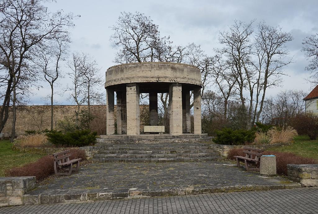Kriegerdenkmal Leuna in Leuna