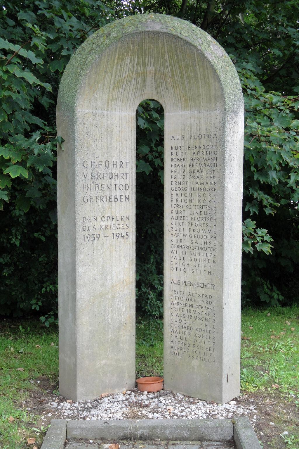 Kriegerdenkmal Plotha in Teuchern