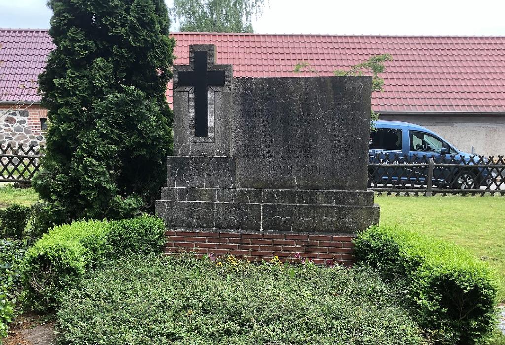 Kriegerdenkmal Reesen (Zweiter Weltkrieg) in Burg