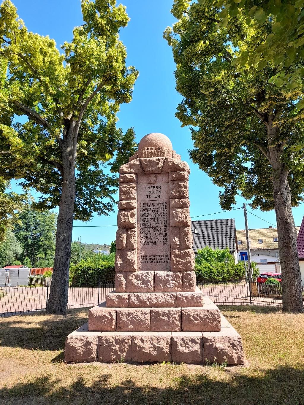 Kriegerdenkmal Wallwitz in Petersberg