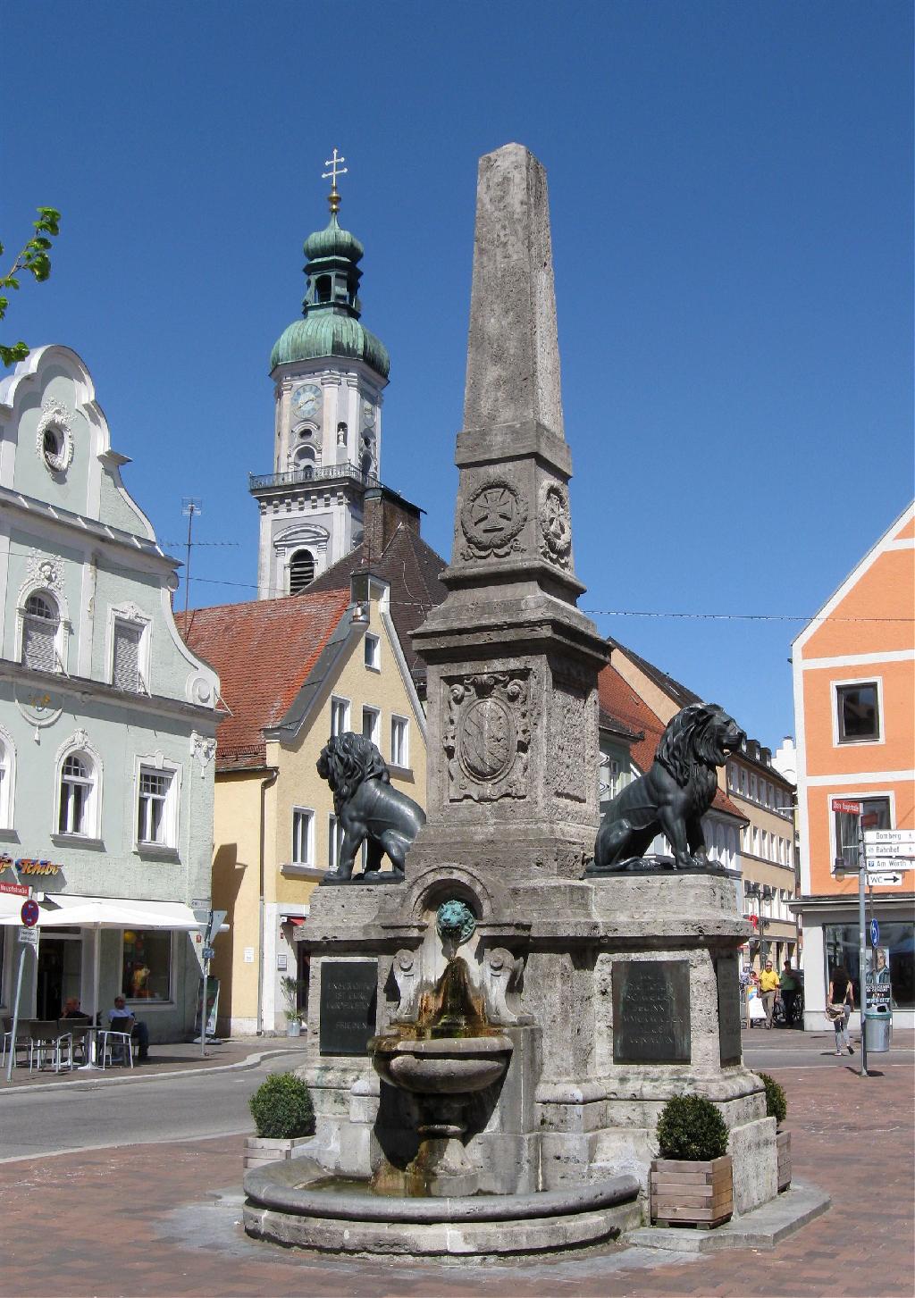 Kriegerdenkmal in der Oberen Hauptstraße Freising in Freising