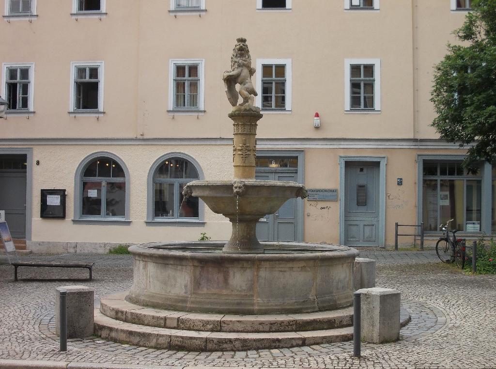 Löwenbrunnen Weimar in Weimar