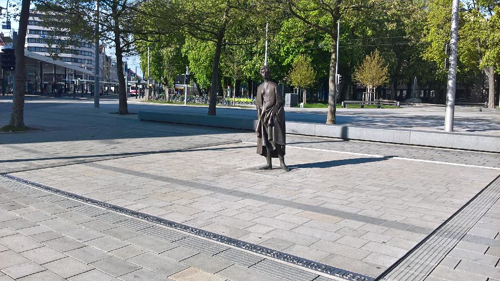 Manzù-Brunnen in Augsburg