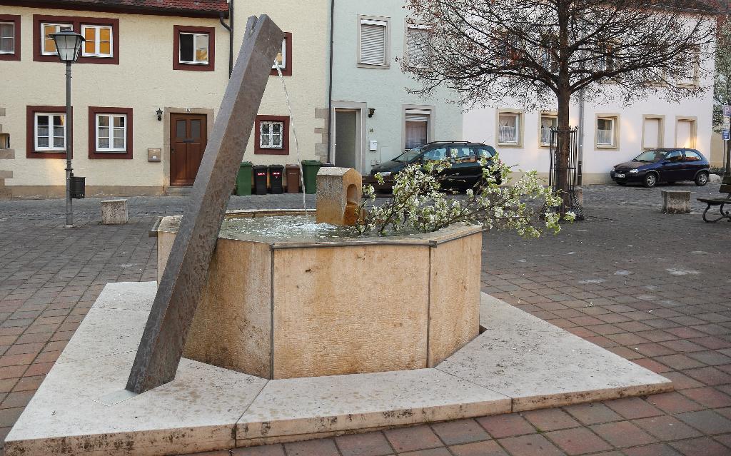 Millenniumsbrunnen in Weißenburg i. Bay.