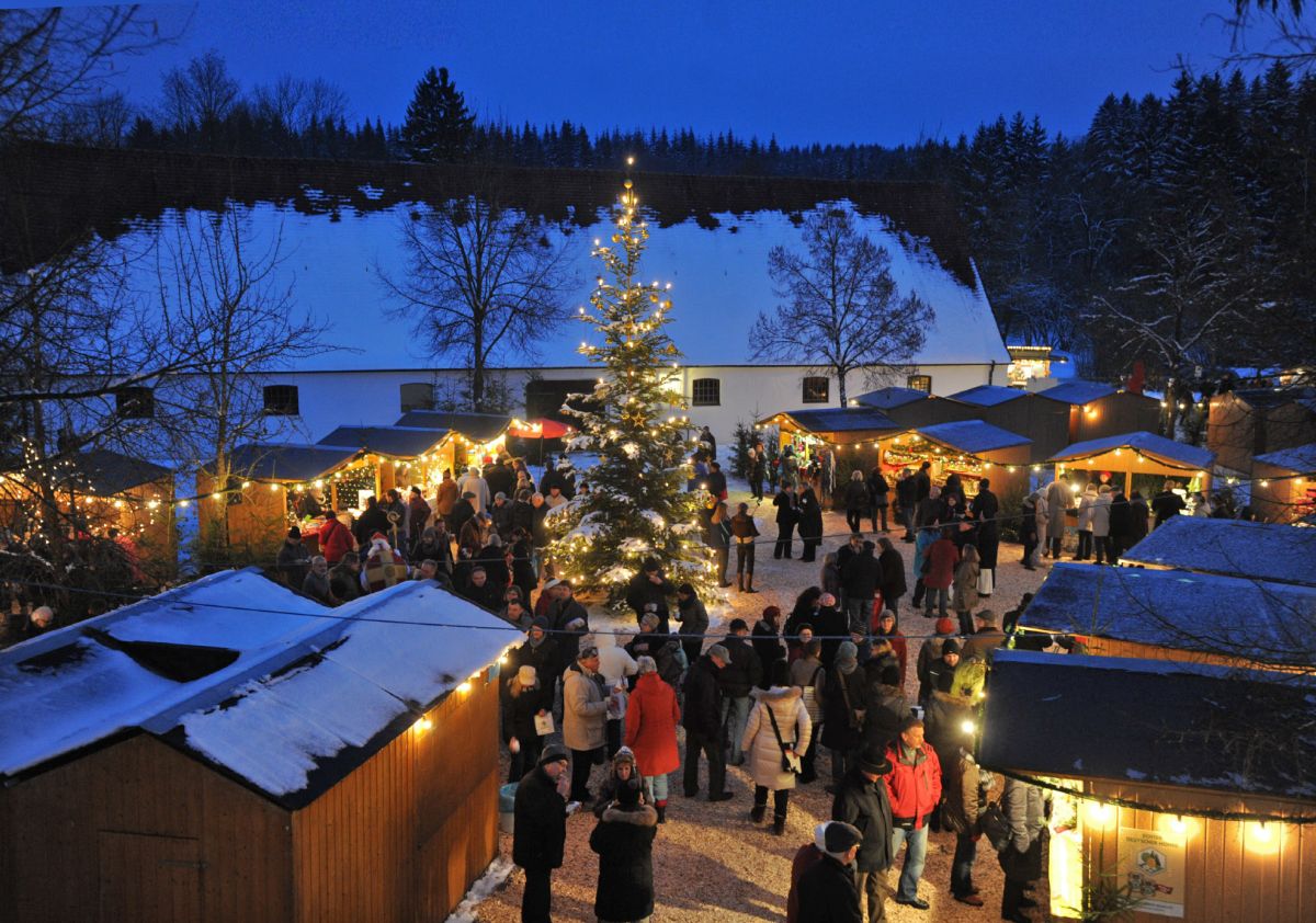 Oberschönenfelder Weihnachtsmarkt 2024 in Gessertshausen