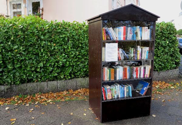 Öffentlicher Bücherschrank in Lübeck