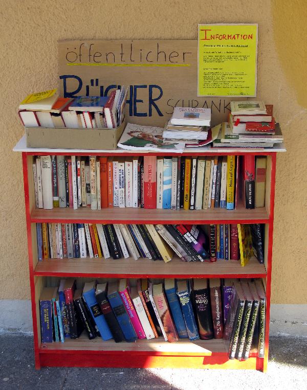 Öffentliches Bücherregal Freiburg im Breisgau in Freiburg im Breisgau