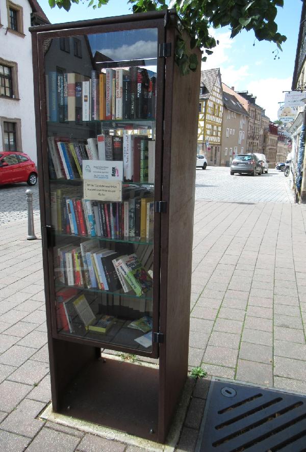 Öffentliches Bücherregal Fürth