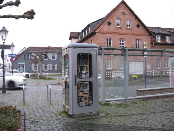 Öffentliches Bücherregal Hanau