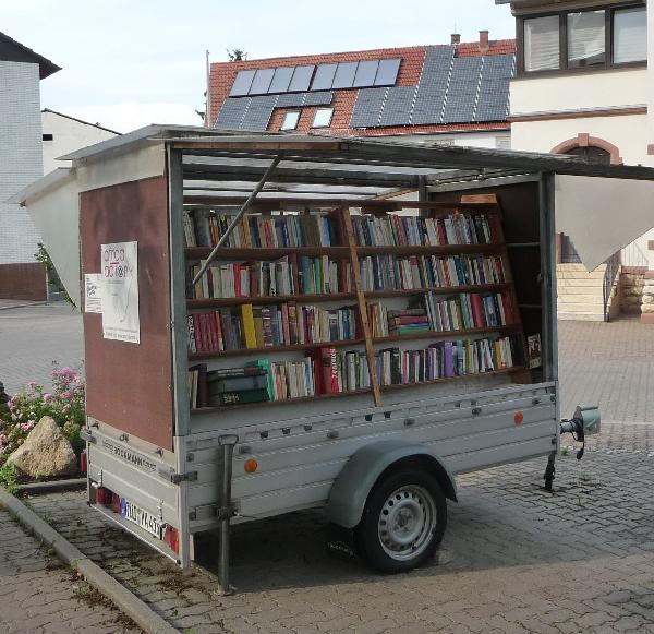 Öffentliches Bücherregal Westhofen