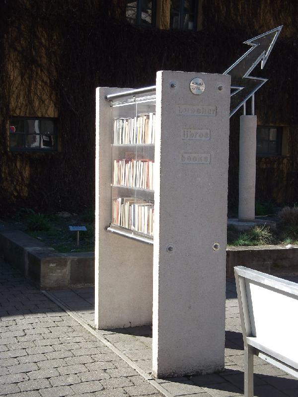 Öffentliches Bücherregal Erlangen