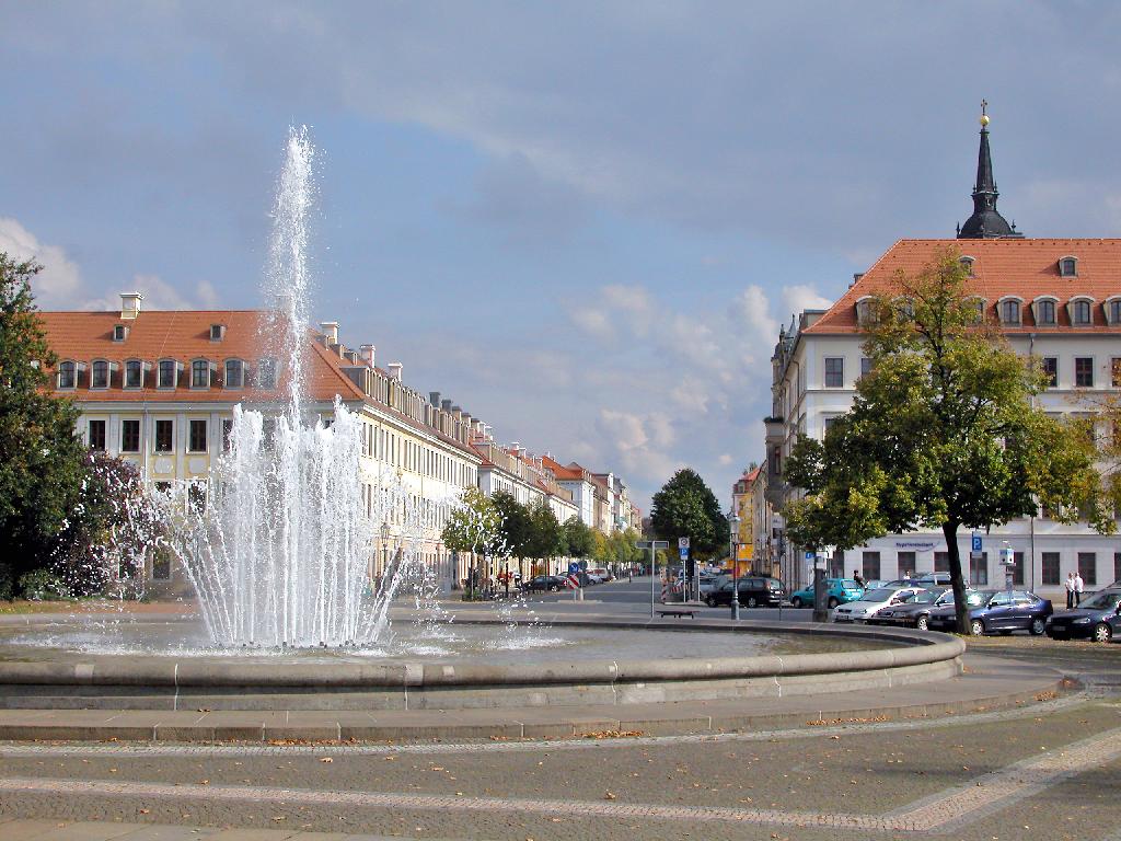 Rundbrunnen auf dem Palaisplatz in Dresden