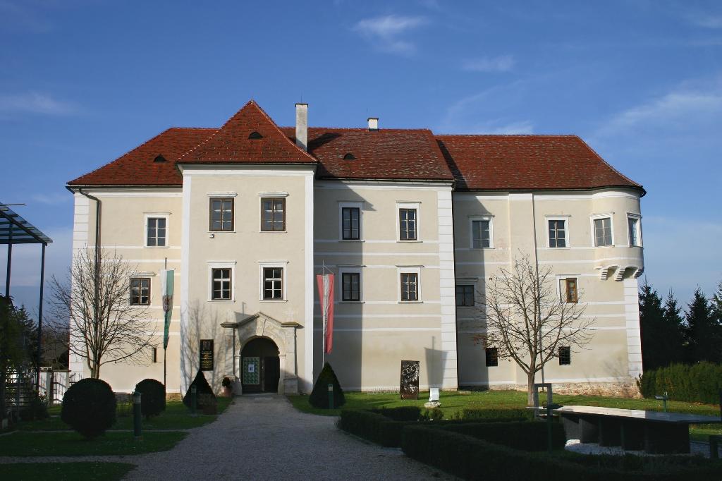 Schloss Burgau in Burgau