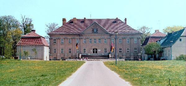 Schloss Hohenzieritz in Userin