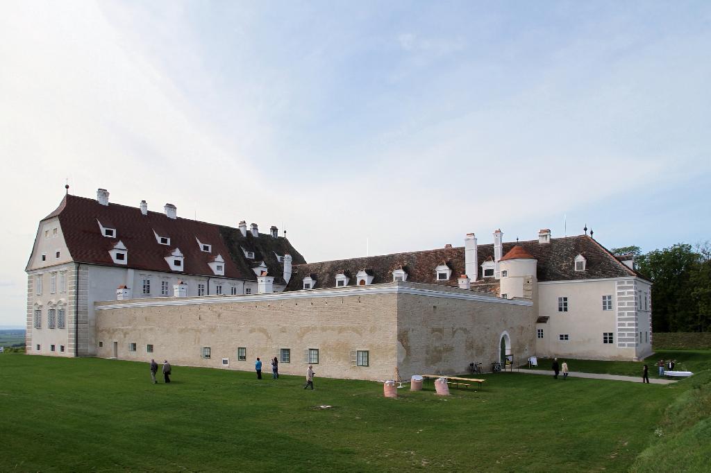 Schloss Juliusburg in Stetteldorf am Wagram