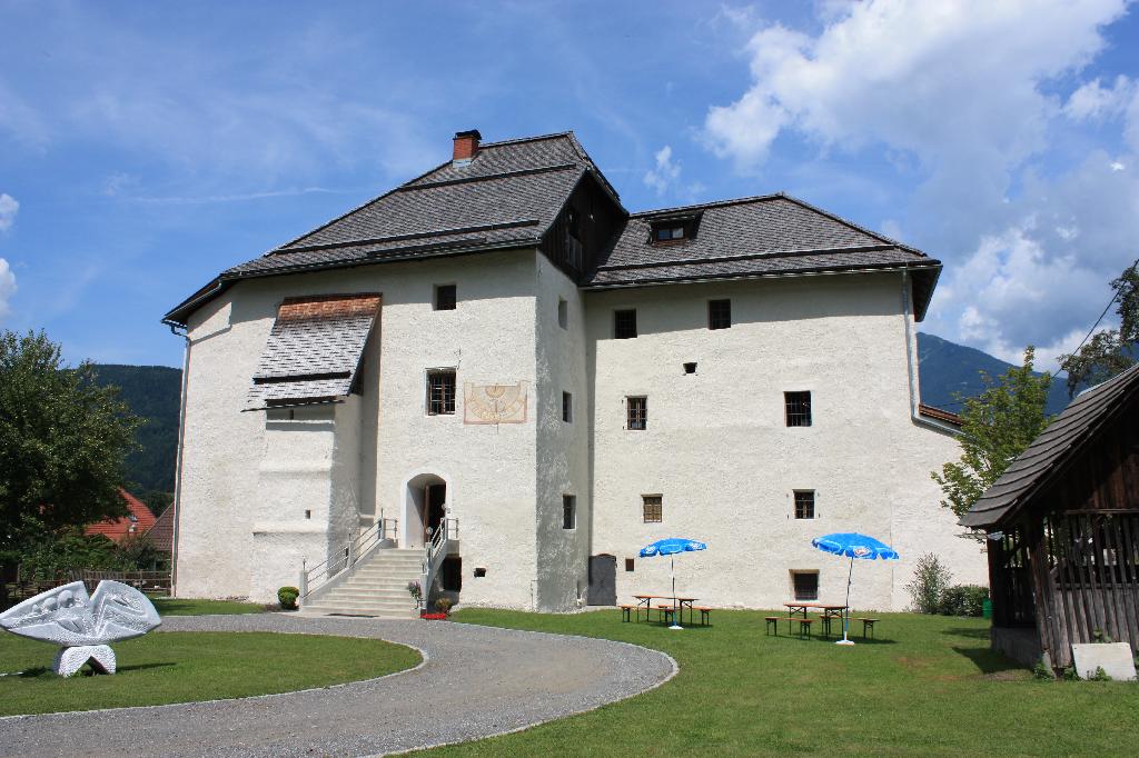 Schloss Möderndorf in Hermagor