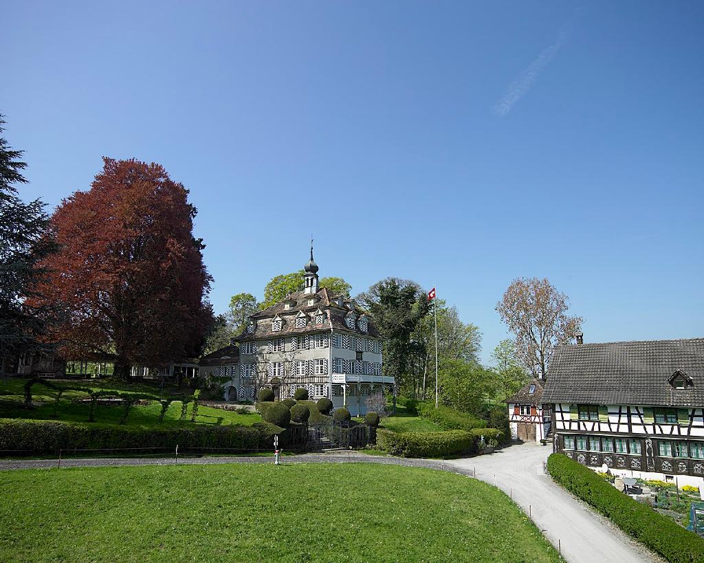 Schloss Pfauenmoos