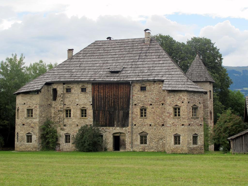 Schloss Pöllan in Paternion