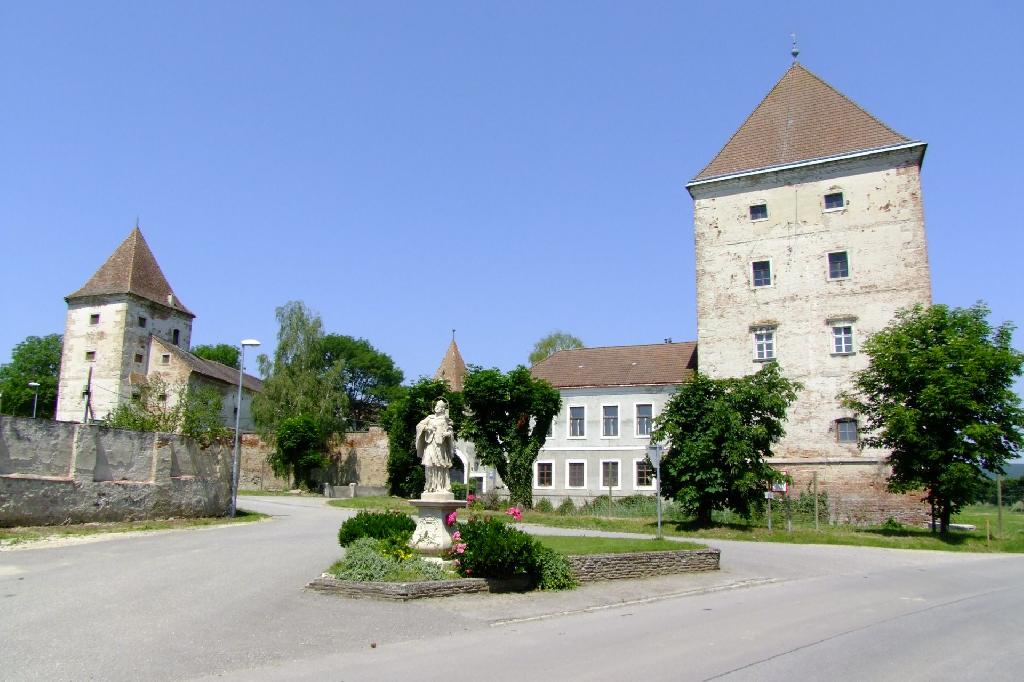 Schloss Steinabrunn in Großmugl