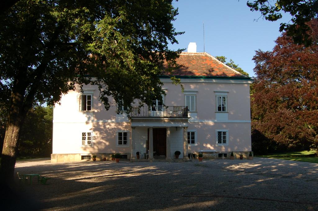 Schloss Urschendorf in St. Egyden am Steinfeld