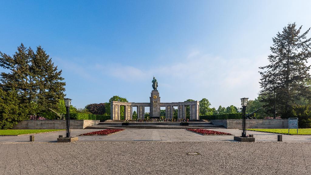 Sowjetisches Ehrenmal (Tiergarten) in Berlin