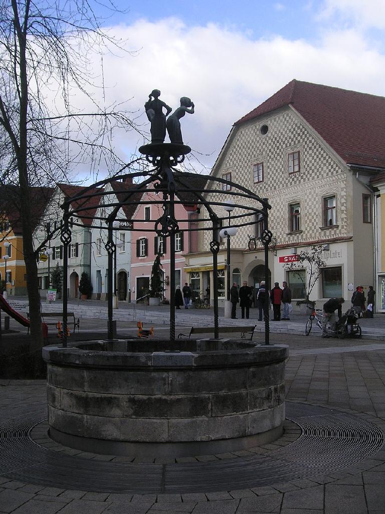 Tratschweiberbrunnen