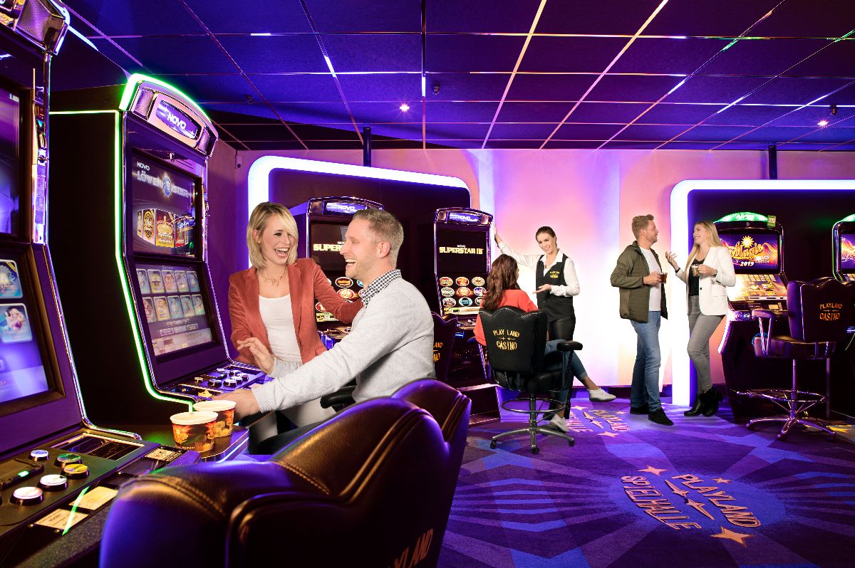 Playland Casino Hauptkanal links 51 Papenburg in Papenburg