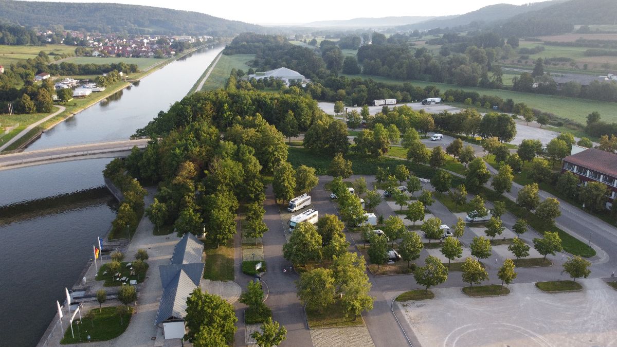 Wohnmobilstellplatz an der Schiffsanlegestelle Berching