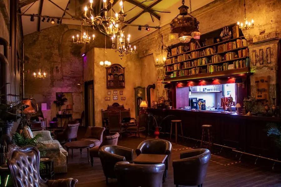 ELORIA - Bar & Lounge